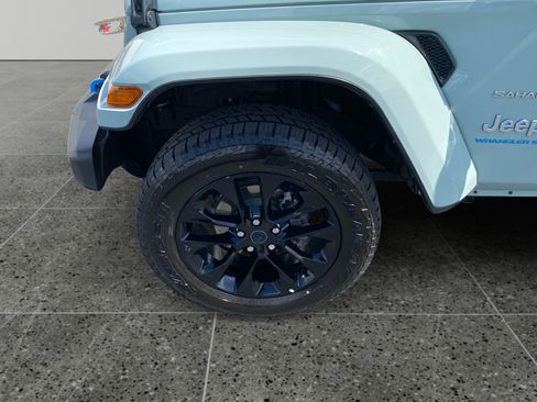 Used 2024 Jeep Wrangler Unlimited Sahara AWD/4WD image 14