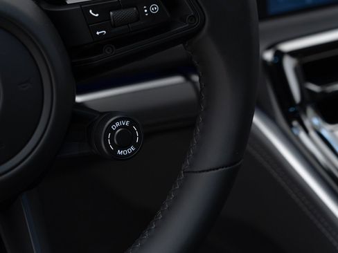 New 2025 Porsche Panamera 4 image 24