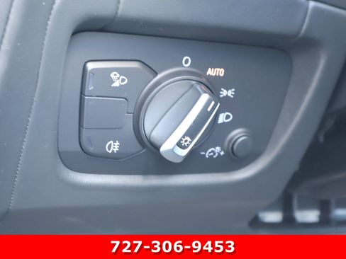 Used 2021 Audi R8 V10 w/ Premium Package image 21