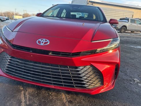 Used 2025 Toyota Camry XLE image 49