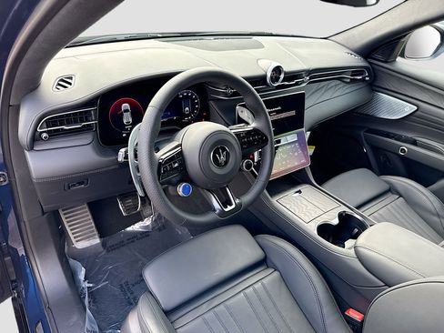 New 2025 Maserati Grecale Modena image 27