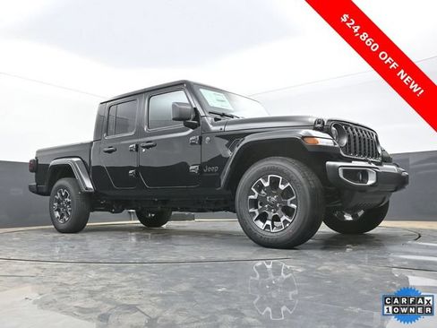 Used 2025 Jeep Gladiator Sport w/ Premium Package AWD/4WD image 48