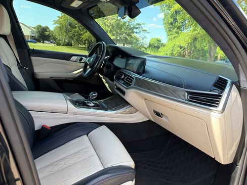 Used 2019 BMW X7 xDrive40i w/ Premium Package AWD/4WD image 21