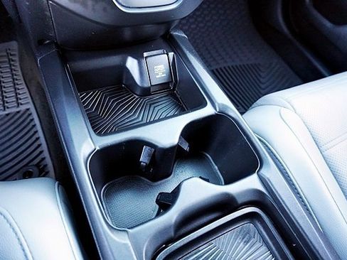 Used 2018 Honda CR-V Touring image 31