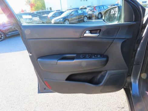 Used 2017 Kia Sportage EX image 17