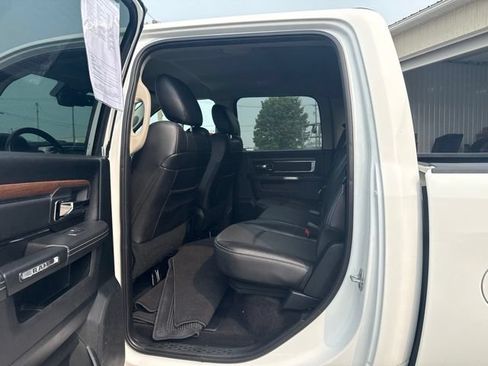 Used 2017 RAM 1500 Laramie AWD/4WD image 10