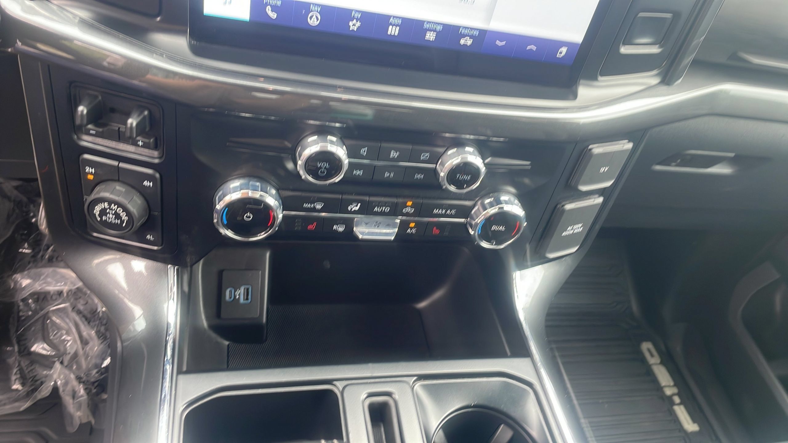 Used 2023 Ford F150 XLT w/ Equipment Group 302A High AWD/4WD image 26