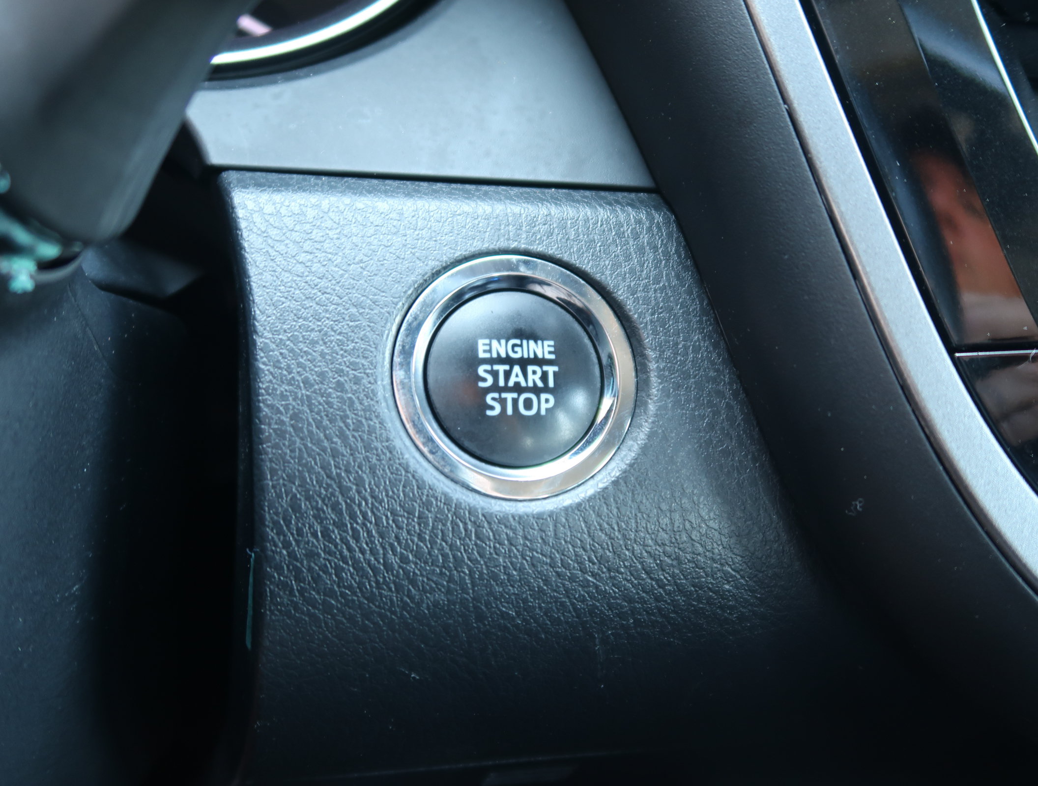 Used 2024 Toyota Camry SE w/ Convenience Package FWD image 28