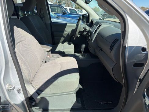 Used 2021 Nissan Frontier SV image 17