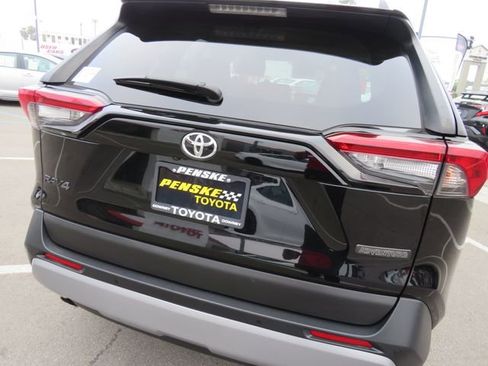 Used 2019 Toyota RAV4 Adventure image 12