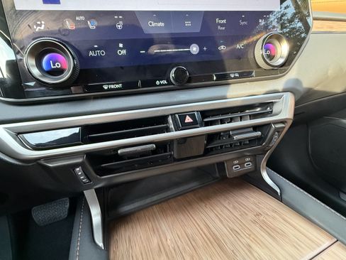 Used 2025 Lexus RX 350 Premium w/ Accessory Package AWD/4WD image 26