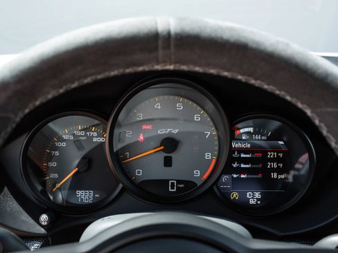 Used 2020 Porsche 718 Cayman GT4 RWD image 14