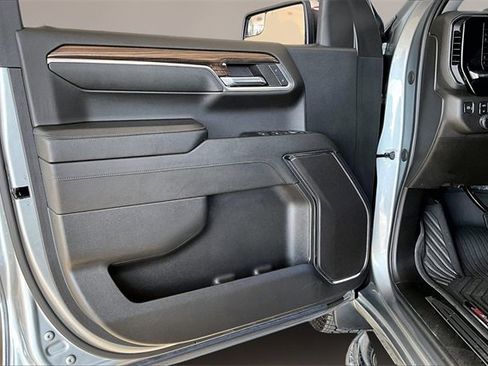 Used 2024 Chevrolet Silverado 1500 LT image 17