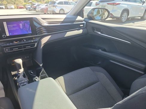 Used 2025 Toyota Camry LE image 23