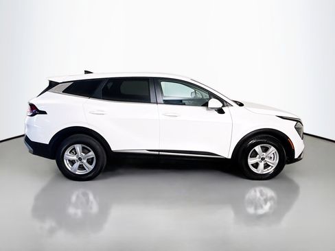 Used 2025 Kia Sportage LX FWD image 11