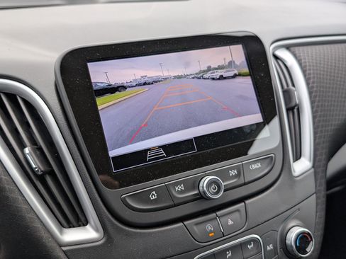 Used 2024 Chevrolet Malibu LT FWD image 16