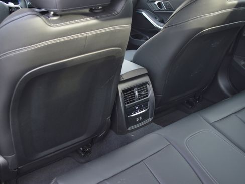 Used 2025 BMW 330i xDrive Sedan w/ Convenience Package image 28