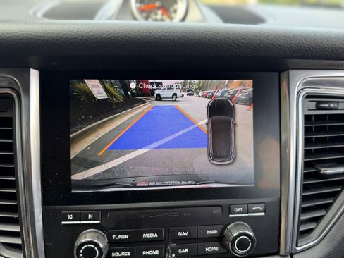 Used 2017 Porsche Macan S image 54