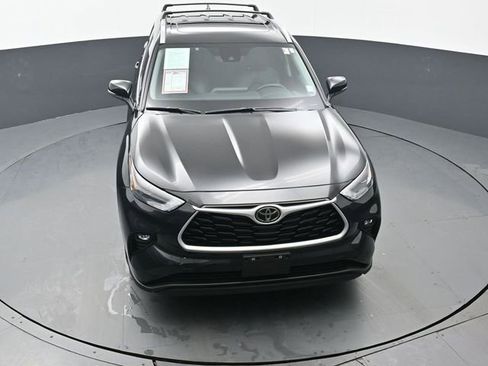 Certified 2023 Toyota Highlander XLE image 50