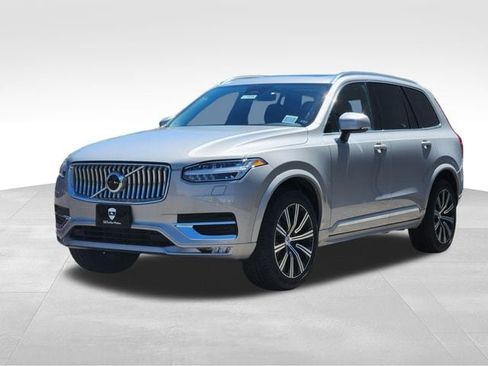 Certified 2025 Volvo XC90 B6 Core w/ Protection Package Premier AWD/4WD image 3
