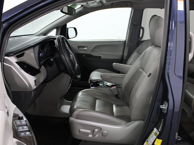 Used 2019 Toyota Sienna XLE FWD image 11
