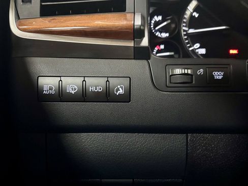 Used 2018 Lexus LX 570 4WD w/ Luxury Package image 29