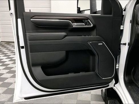 Used 2024 GMC Sierra 3500 SLT w/ SLT Premium Package image 20