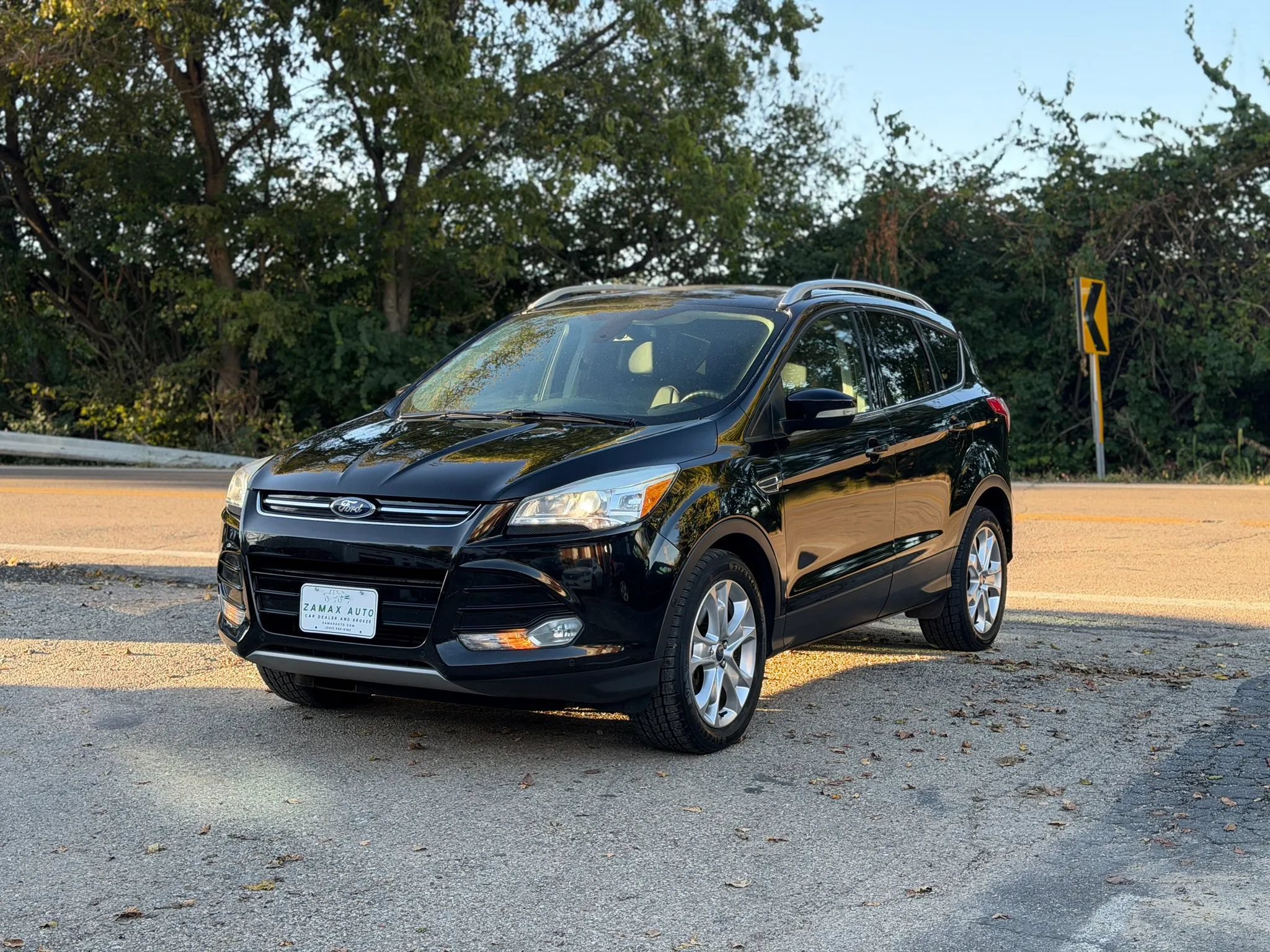 Used 2016 Ford Escape Titanium w/ Equipment Group 301A AWD/4WD image 7