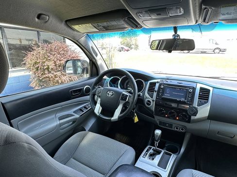 Used 2015 Toyota Tacoma 4x4 Double Cab w/ SR5 Package image 27