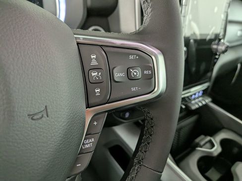 New 2026 RAM 1500 4x4 Crew Cab image 19