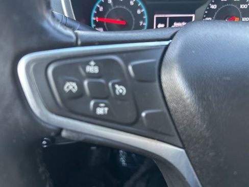 Used 2018 Chevrolet Equinox LT image 17