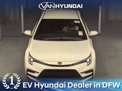 Used 2023 Toyota Corolla SE FWD image 1
