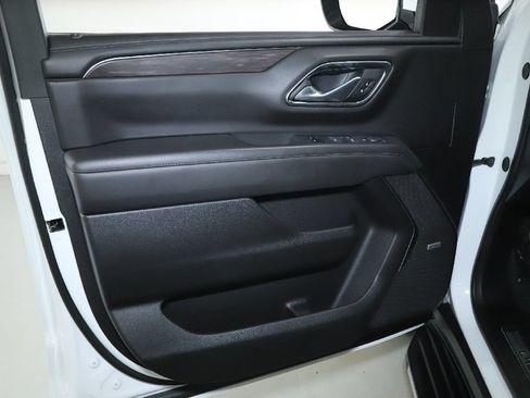 Used 2024 Chevrolet Tahoe LT AWD/4WD image 16