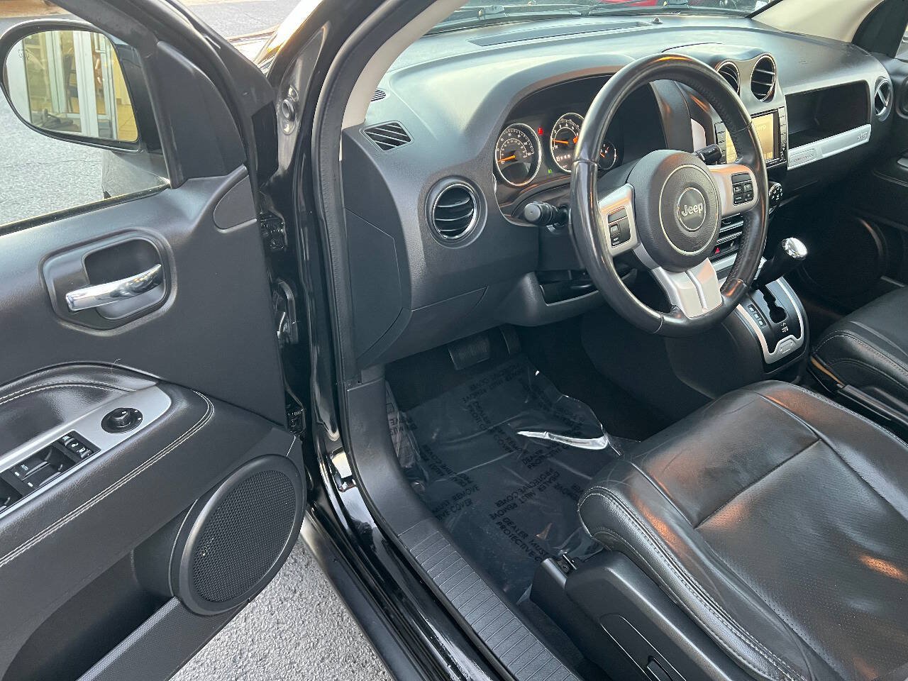 Used 2017 Jeep Compass High Altitude AWD/4WD image 18