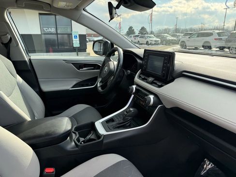 Used 2019 Toyota RAV4 XLE w/ Convenience Package image 25