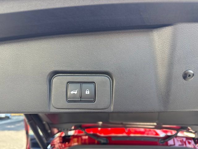 Used 2026 Nissan Rogue SV w/ SV Premium Package AWD/4WD image 16