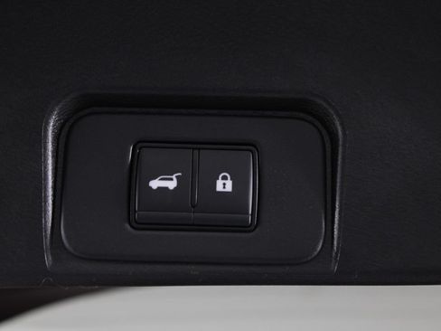 Certified 2024 Nissan Rogue SV FWD image 18