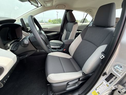 Used 2026 Toyota Corolla LE FWD image 13