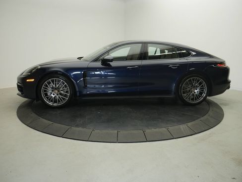 Certified 2023 Porsche Panamera 4 Platinum Edition AWD/4WD image 2