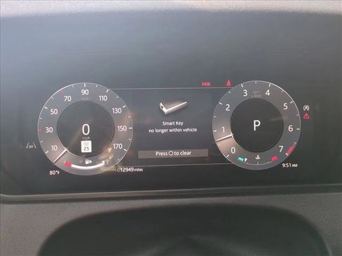 Used 2025 Land Rover Range Rover Velar Dynamic SE image 11