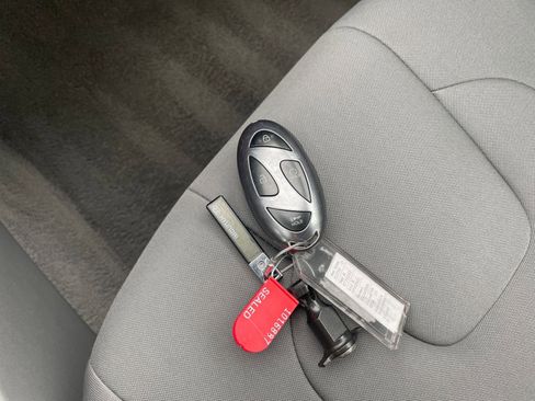 Used 2025 Hyundai Elantra SEL image 21