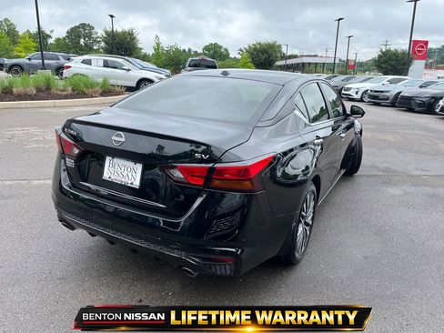 Used 2024 Nissan Altima 2.5 SV w/ SV Premium Package FWD image 8