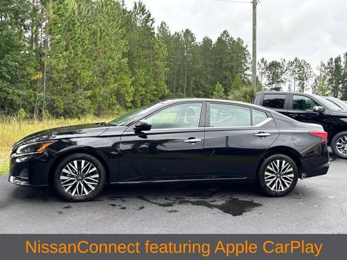 Used 2024 Nissan Altima 2.5 SV FWD image 6