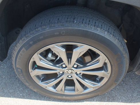 Used 2024 Toyota RAV4 Limited w/ Advanced Technology Package AWD/4WD image 27