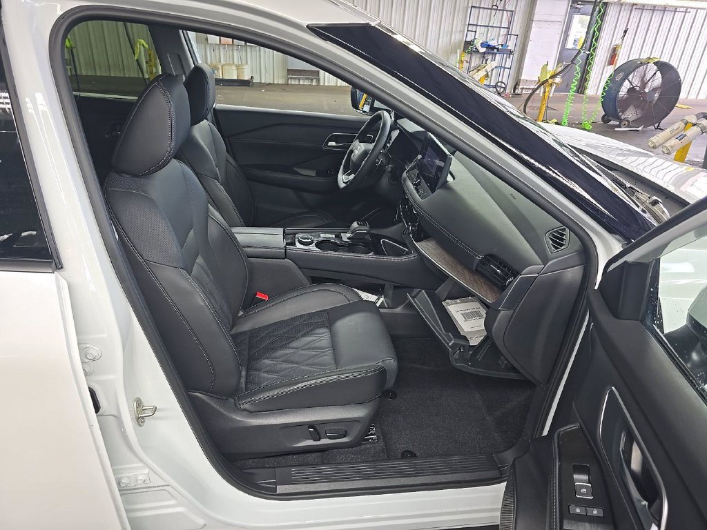 Certified 2026 Nissan Rogue Platinum w/ Platinum Premium Package AWD/4WD image 13