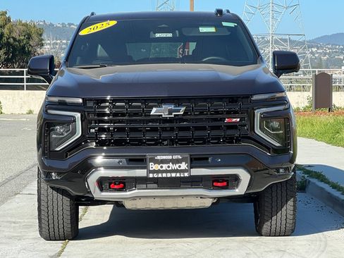 Used 2025 Chevrolet Suburban Z71 AWD/4WD image 9
