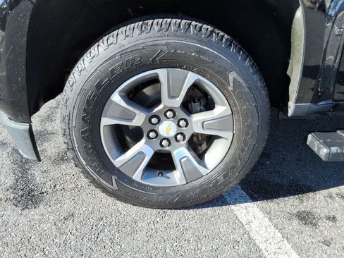 Used 2017 Chevrolet Colorado Z71 image 9