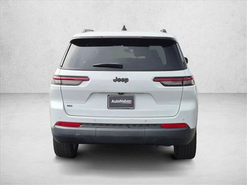 Used 2023 Jeep Grand Cherokee L Laredo RWD image 7