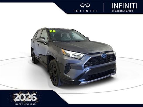 Used 2024 Toyota RAV4 SE image 1