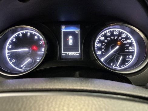 Used 2018 Toyota Camry SE w/ Protection Package (Q1) image 13